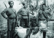 Была бы наша деревня жива, все бы бросили, и — туда!